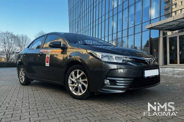 Аренда автомобиля Toyota Corolla с лицензией такси