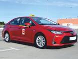 Аренда автомобиля Toyota Corolla с лицензией такси - фото 2