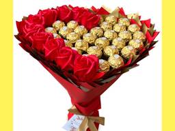 Bukiet serce Ferrero Rocher i róże mydlane. Prezent na 40 30 10 urodziny