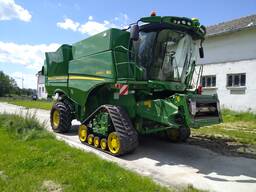 John Deere S690i