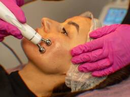 Oczyszczenie wodorowe ( Hydra Facial)