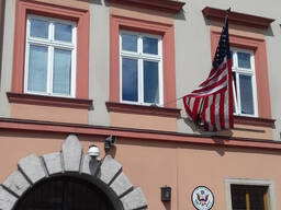 Краков, Переводчик в консульстве США