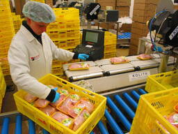 Працівник на м'ясне виробництво( курятина)