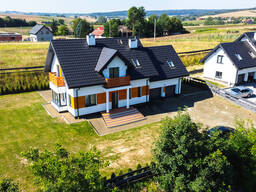 Продам большой светлый дом в Сломниках пригород Кракова