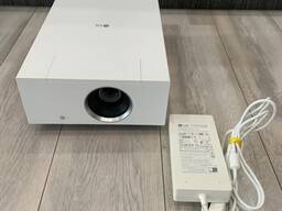 Projektor kinowy Cinebeam HU710PW 4K Laser do użytku domowego