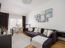 Современная 2-комнатная квартира с балконами и паркингом, Włochy