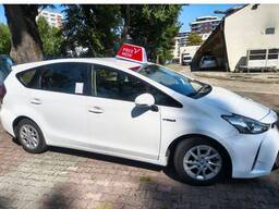 Toyota Prius Plus — аренда для работы в такси