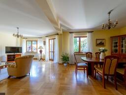 Трехэтажный дом площадью 250 м2 в Пясечно