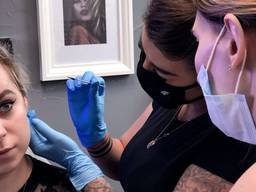 Vean Tattoo Studio szuka modelkę na przekłucie brwi